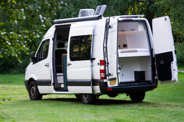 2014 MWB Mercedes Sprinter. ⋆ Quirky Campers