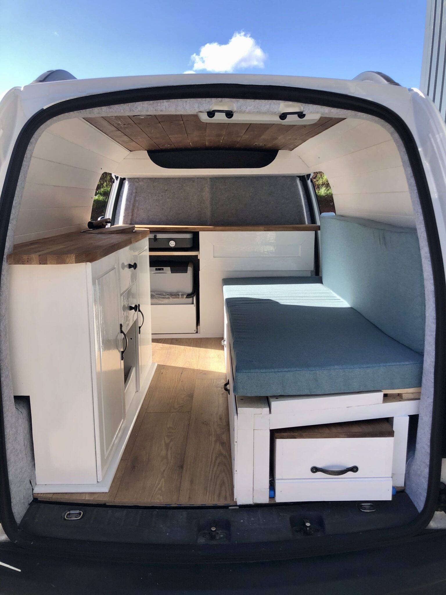 Brand New High Spec Caddy Maxi Conversion ⋆ Quirky Campers 