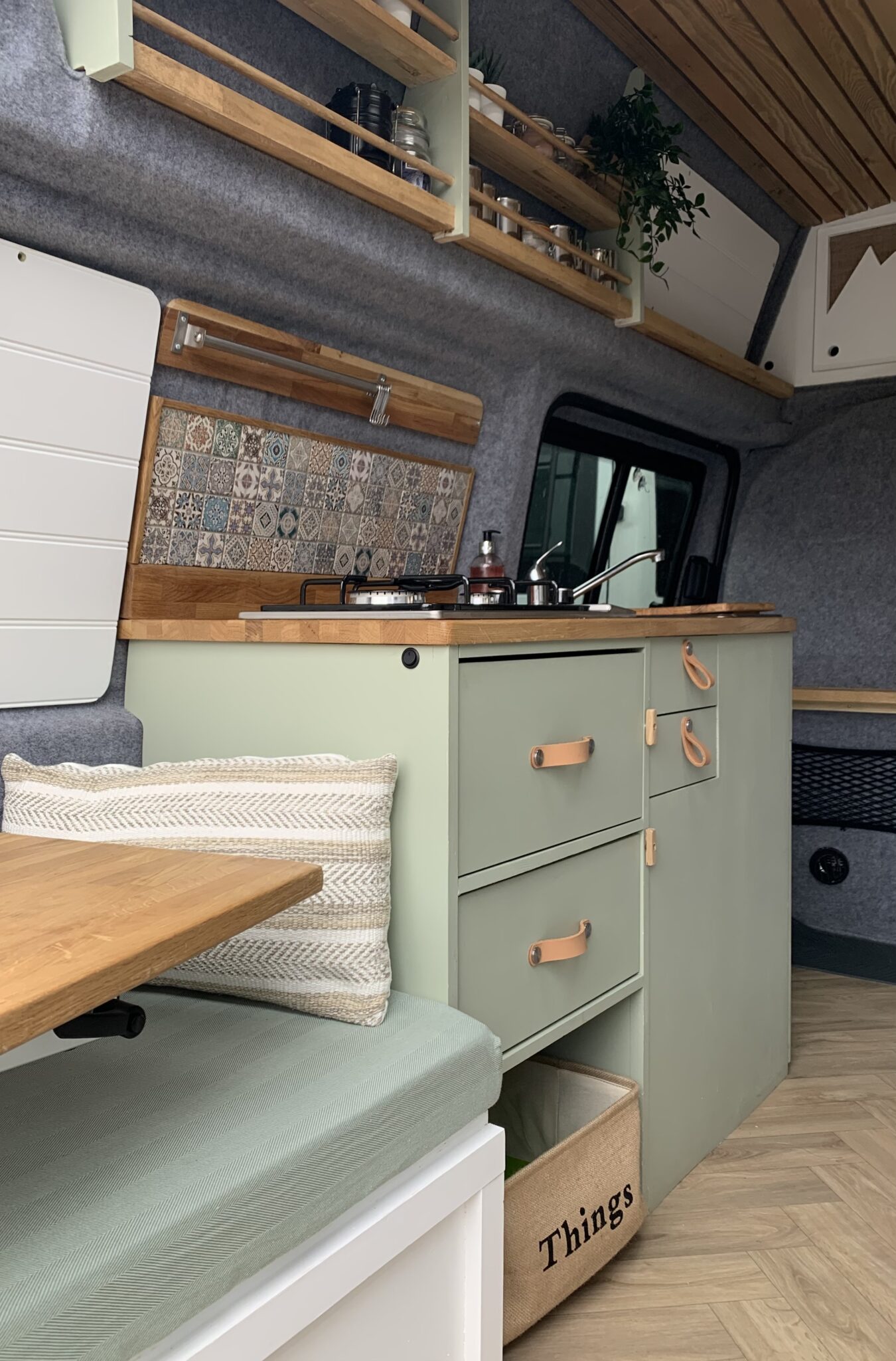 Stunning, rare HighTop VW T5, with shower, toilet and hot water! ⋆