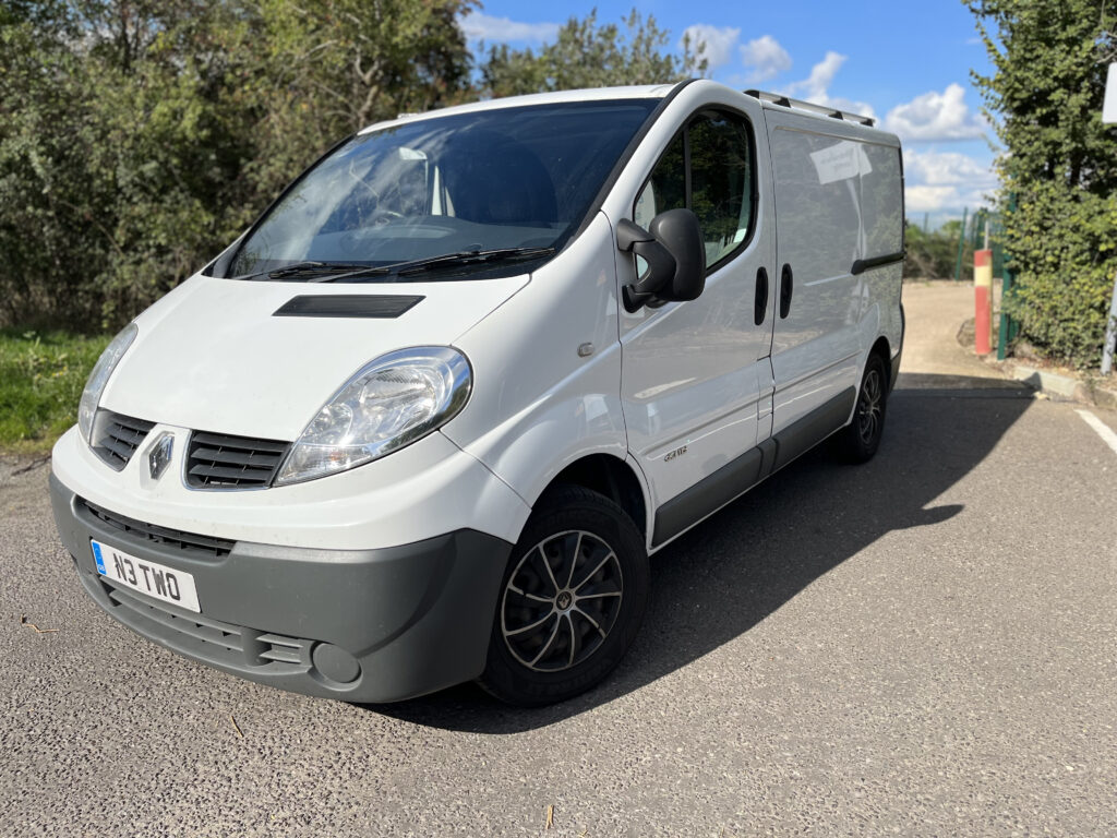 Great Condition Renault Trafic Weekend Camper. ⋆ Quirky Campers