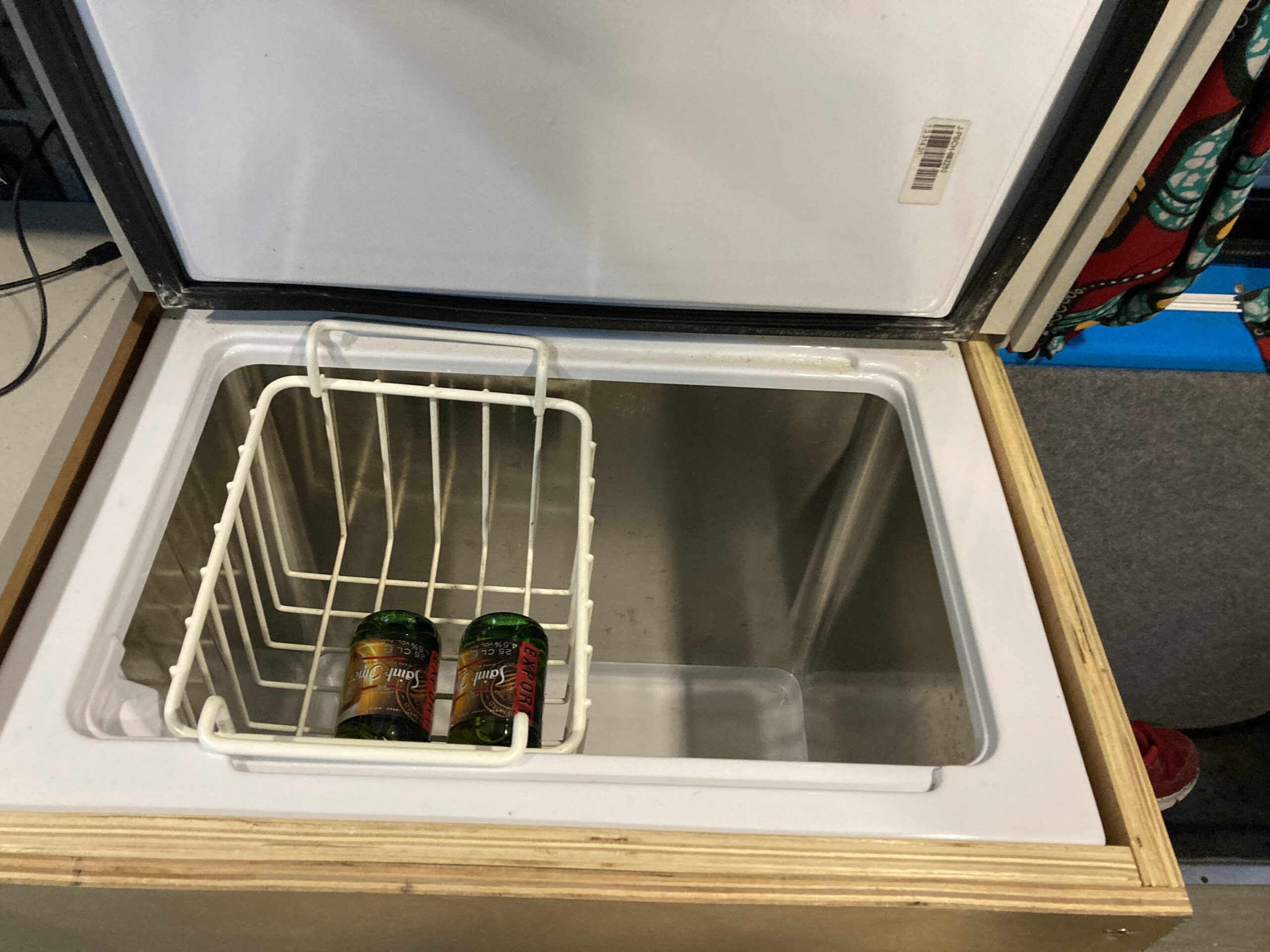 2015 VW Caddy Maxi Micro-camper fridge